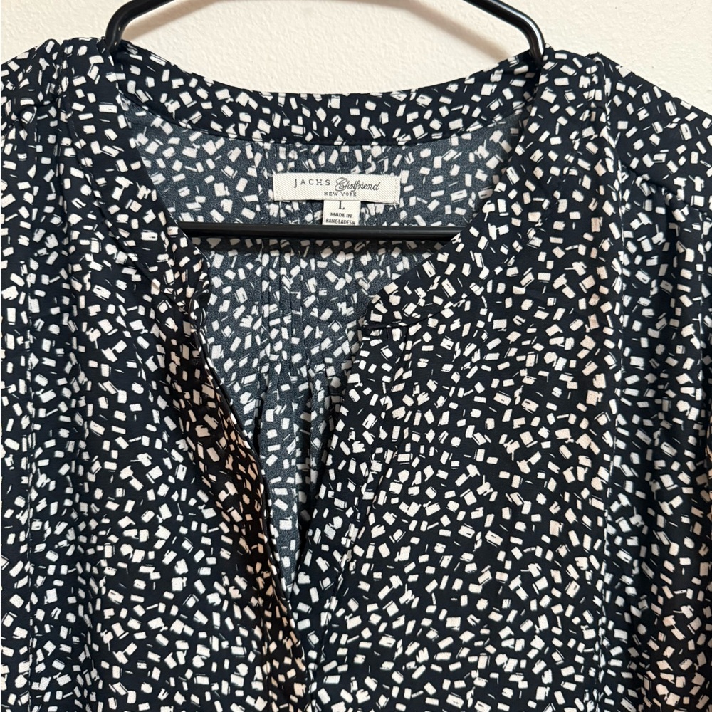 Chic Black and White Patterned‎ Blouse - Picture 2 of 7
